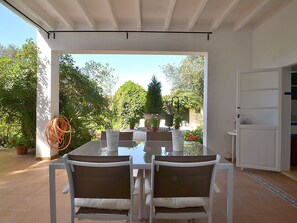 Outdoor dining - Tres pins by Interhome (Betlem)