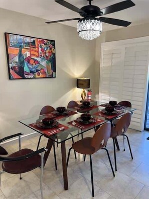 Dining - Chic Desert Condo with Mountain Views (Palm Springs)