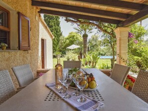 Outdoor dining - Haus mit Schwimmbad für 6 Personen 5 min vom Mee by Interhome (Pollença)