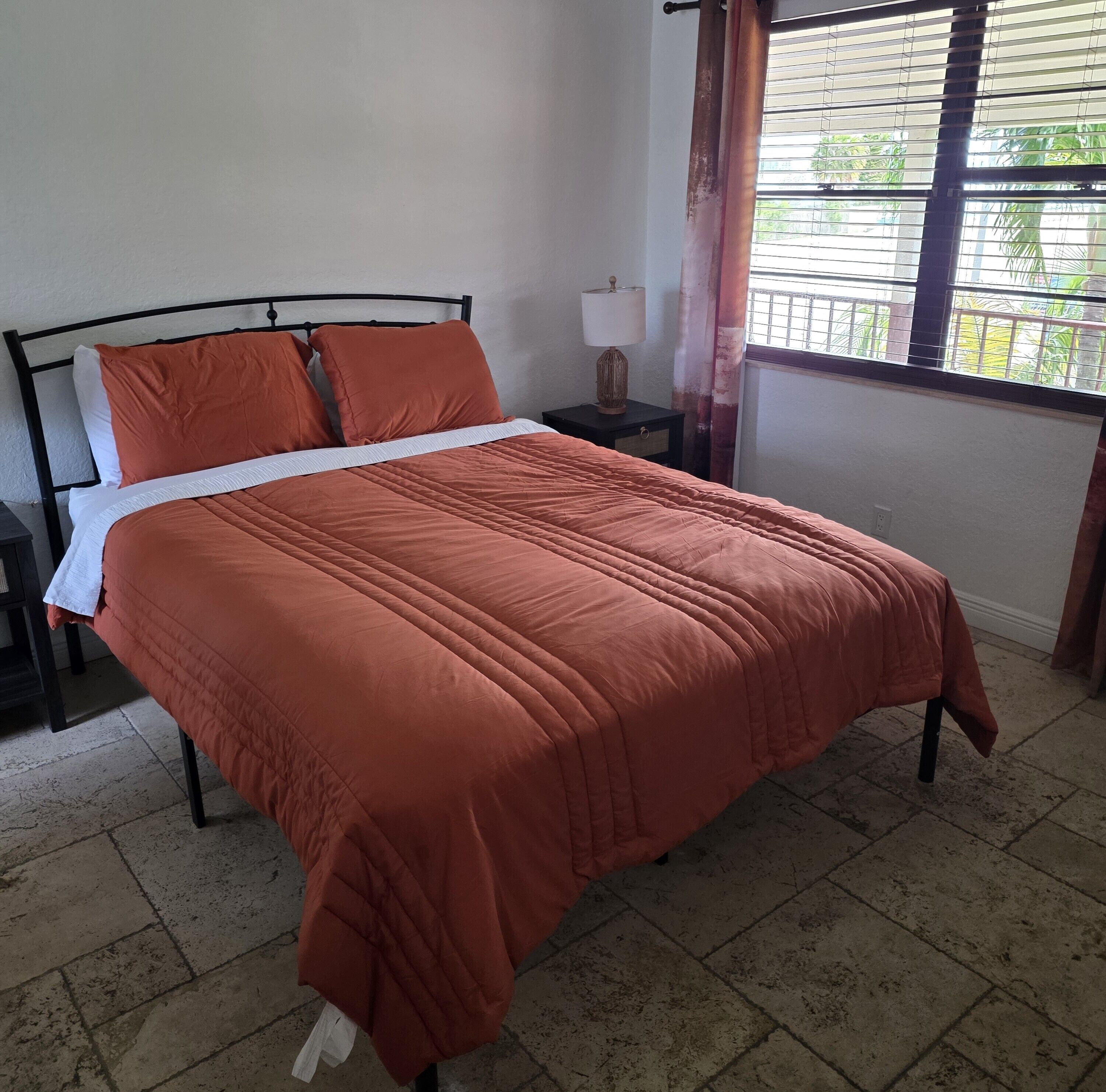 Deluxe Double Room, Non Smoking, Microwave | Individually decorated, individually furnished, iron/ironing board