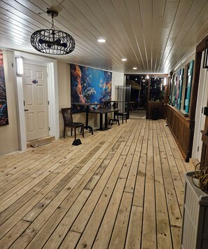 Interior - Blue Heron Bridge Hotel & Dive Club (Singer Island)