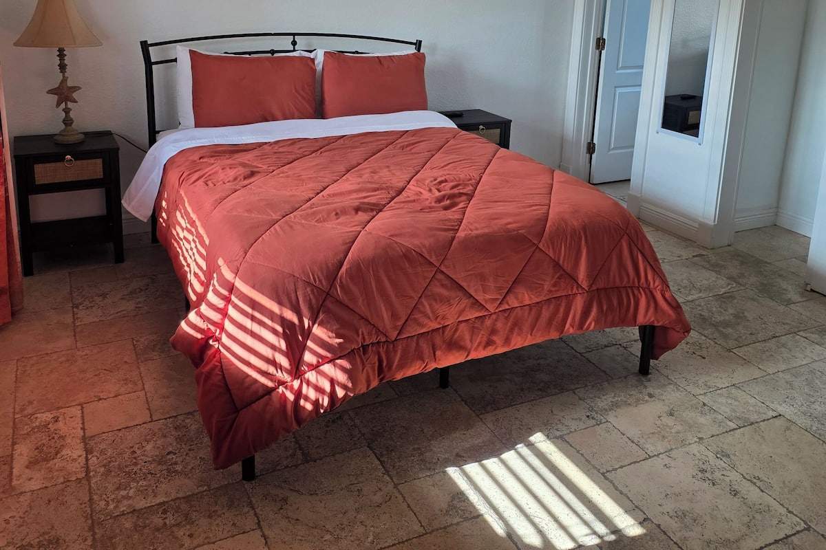 Deluxe Double Room | Individually decorated, individually furnished, iron/ironing board