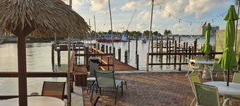 Blue Heron Bridge Hotel & Dive Club