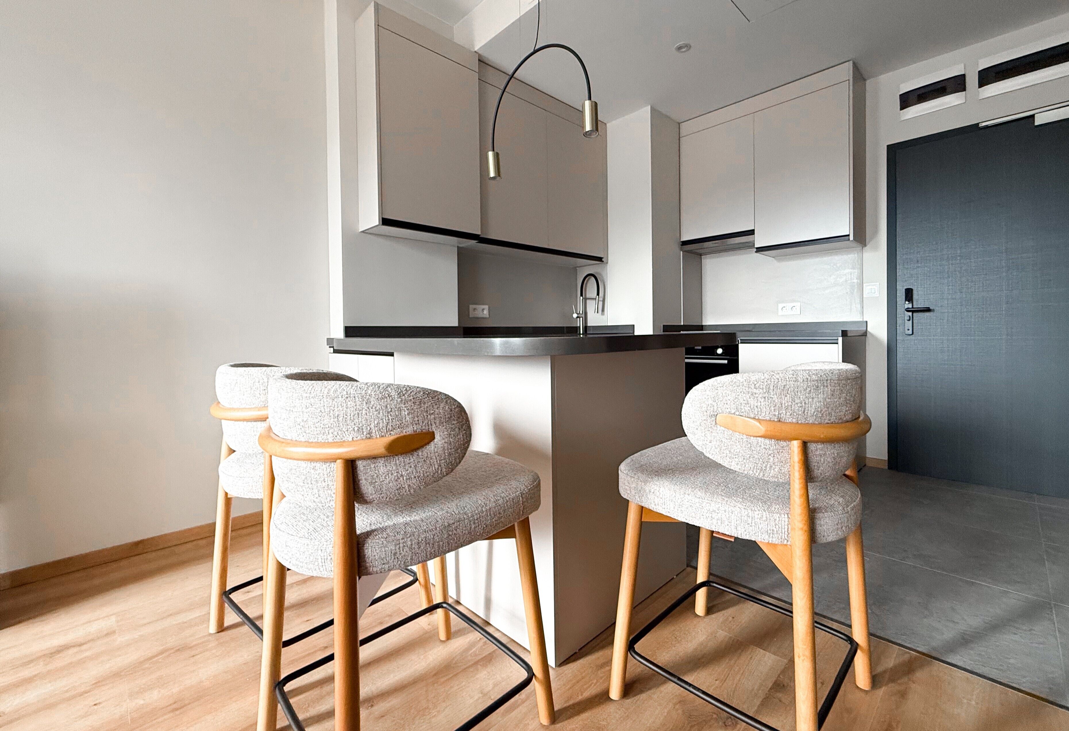 標準公寓 | 客廳 | 55 吋電視連數碼電視頻道