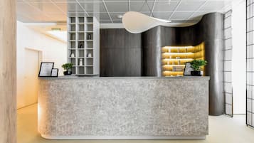 桑拿、湿蒸房、按摩服务