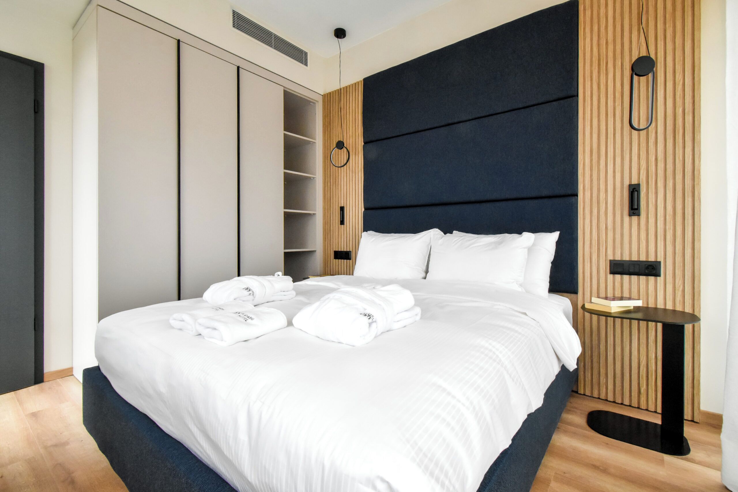 Iron/ironing board, WiFi (free), bed sheets