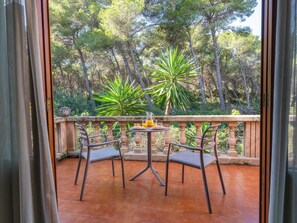 Outdoor dining - Villa Damar, Villa mit 5 Schlafzimmern und Schwimmbad. by Interhome (Can Picafort)