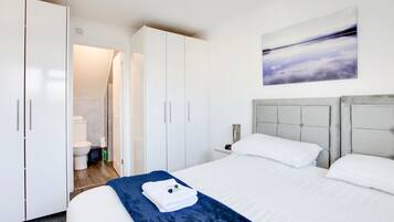 4 bedrooms, iron/ironing board, free WiFi, bed sheets