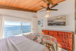3 bedrooms, iron/ironing board, Internet, bed sheets - Hono Kai B4 Maui Ocean Views from all 3 walls! (Wailuku)