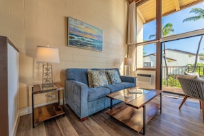 Hono Kai B4- Sofa sleeper in living room - Hono Kai B4 Maui Ocean Views from all 3 walls! (Wailuku)
