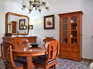 Dining - Ruhiges Haus 5 Min. vom Strand entfernt by Interhome (Can Picafort)