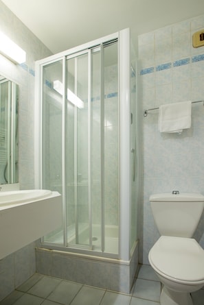 Classic Twin Room, Ensuite | Bathroom