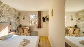 Chambre Double Classique, salle de bains attenante | Bureau, espace de travail pour ordinateur portable, Wi-Fi gratuit