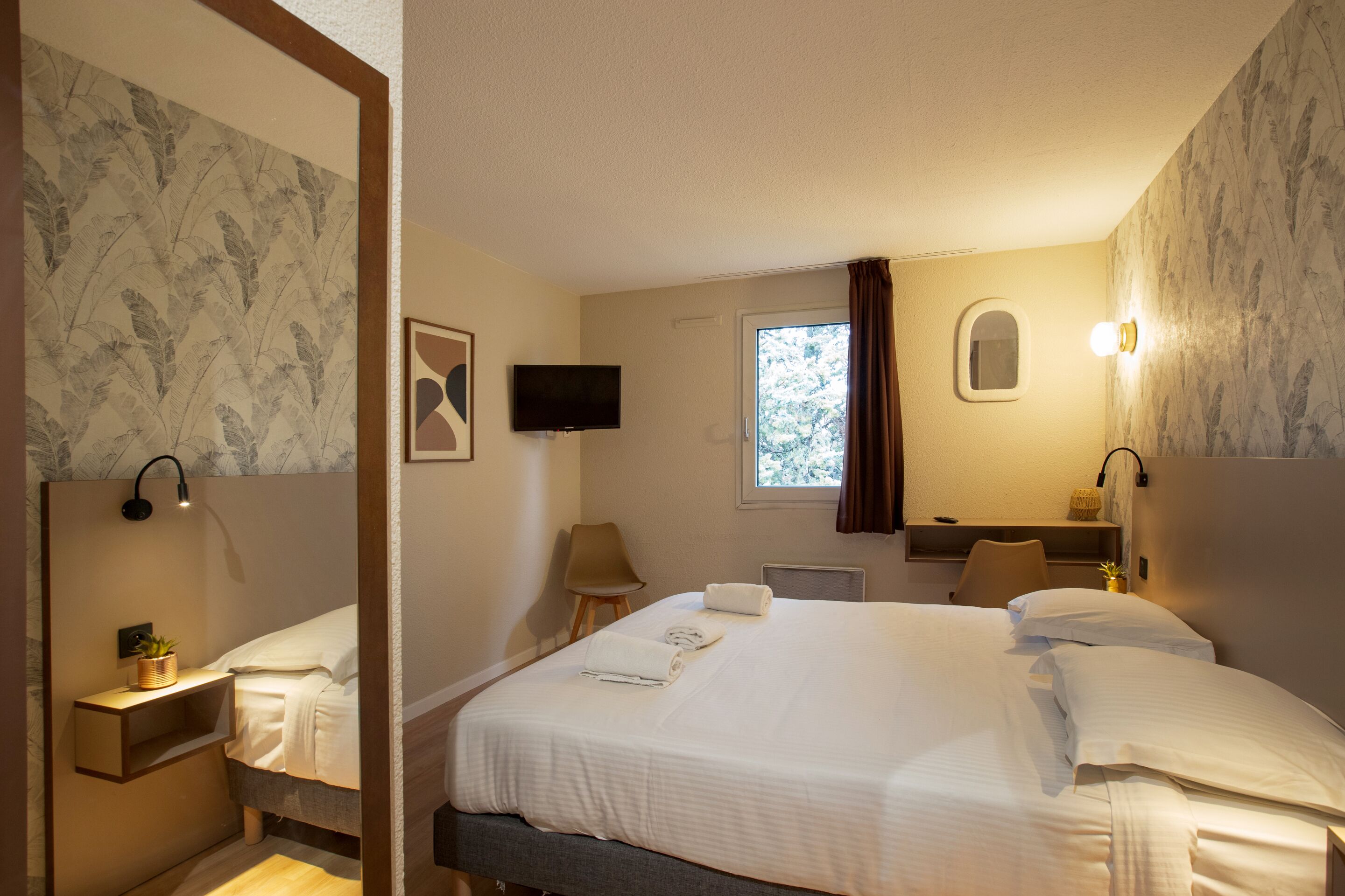 Habitación clásica doble, baño privado | Escritorio, espacio para trabajar con un portátil, wifi gratis