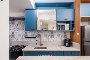 Private kitchen - Apt w/ Balcony Near the Sea, Rio Vermelho Vnn0101 (Salvador)