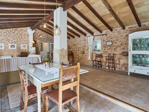 Dining - Rustikale Villa mit privatem Pool by Interhome (Ses Salines)