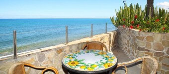 Relais Villa Giovanna -on the sea with garden