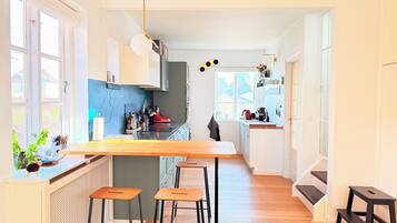 Micro-ondes, four, plaque de cuisson, lave-vaisselle