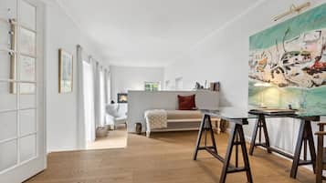 Televisión y chimenea