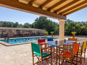 Outdoor dining - Landhaus Sa Torre de'n Pizà by Interhome (Campos)