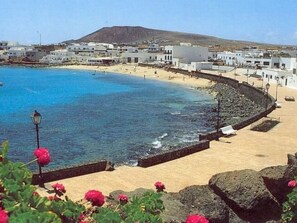Beach - Villa mit Pool und herrlichem Meerblick by Interhome (Playa Blanca)