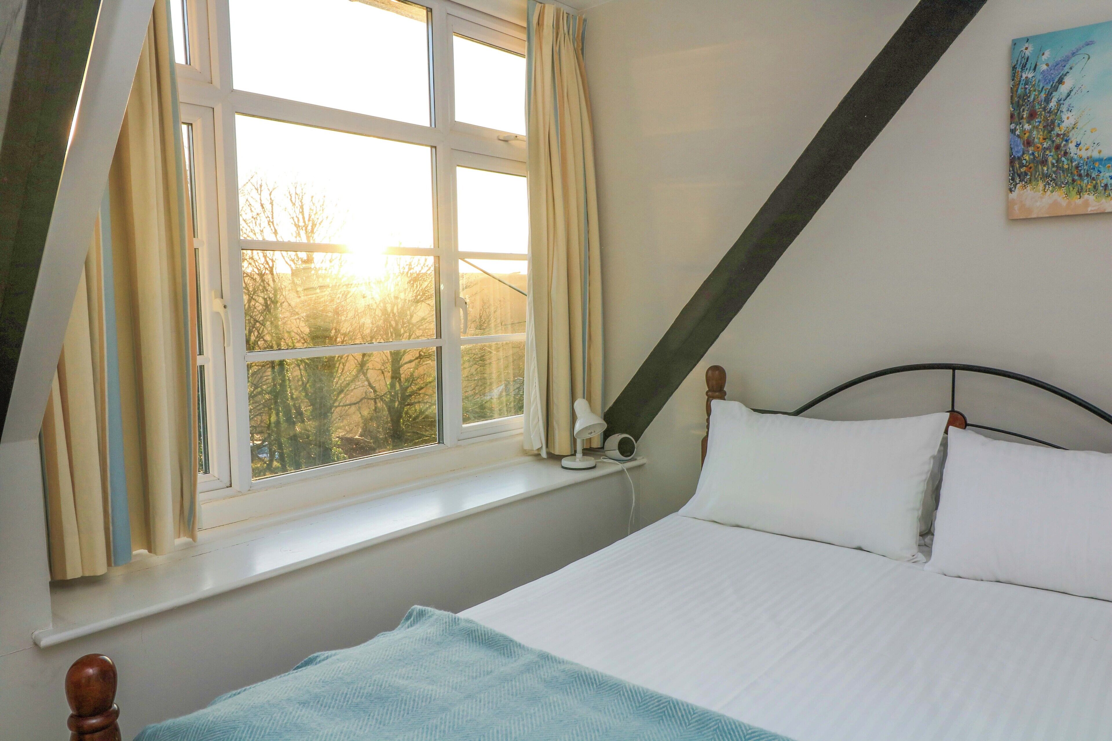 3 عدّة غرف نوم وبديكورات فريدة لكل غرفة وطراز فريد لكل وحدة