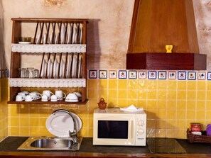 Fridge, microwave, cookware/dishes/utensils - "tamasite amanay". by Interhome (Tuineje)