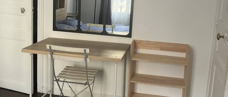 1 chambre, fer et planche Ă repasser, Wi-Fi, draps fournis