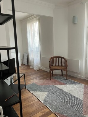 Interior - 2-room apartment in Paris16 (Paris)