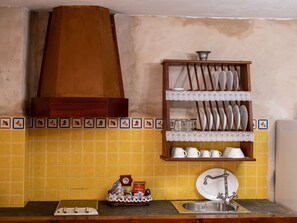 Fridge, microwave, cookware/dishes/utensils - "Tamasite tetir" mit Pool by Interhome (Tuineje)