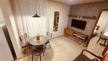 Premier appartement | Woonkamer