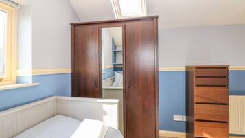 3 bedrooms, individually decorated, individually furnished, free WiFi