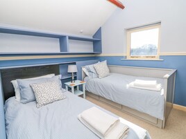 3 habitaciones, decoración personalizada y muebles diferentes 