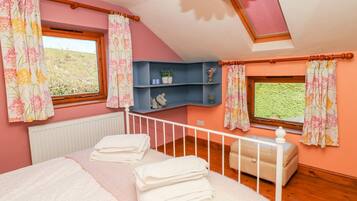 3 bedrooms, individually decorated, individually furnished, free WiFi