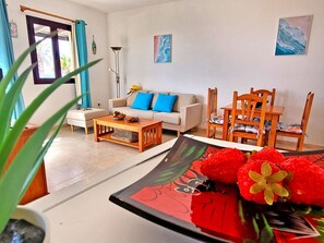 TV - Schöne Ferienwohnung mit Terrasse und Meerblick by Interhome (Costa Calma)