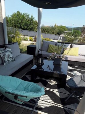 Property grounds - Contemporary house in quiet country setting, residential. (Yssingeaux, Haute-Loire,)