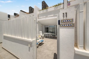 Outdoor dining - Vacation Home 'Casa Reina' with Wi-Fi (Playa Blanca)