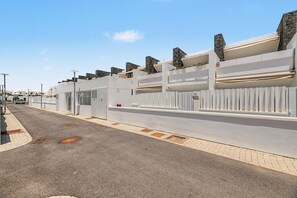 Exterior - Vacation Home 'Casa Reina' with Wi-Fi (Playa Blanca)