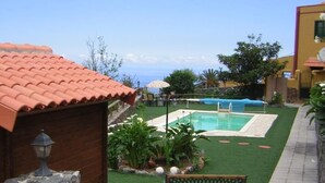 Pool - Typisches, renoviertes kanarisches Landhaus by Interhome (La Orotava)