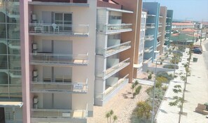 Exterior - Apartment 'Campo Mar - T1 Com Piscina' with Sea View, Wi-Fi and Air Conditioning (São Martinho do Porto)