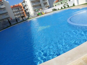 Pool - Apartment 'Campo Mar - T1 Com Piscina' with Sea View, Wi-Fi and Air Conditioning (São Martinho do Porto)
