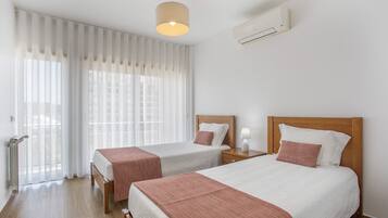 1 chambre, fer et planche Ă repasser, Wi-Fi, draps fournis
