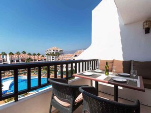 Outdoor dining - Parque Santiago II by Interhome (Playa de las Américas)