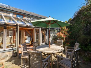 Outdoor dining - Pillars (Barnstaple)