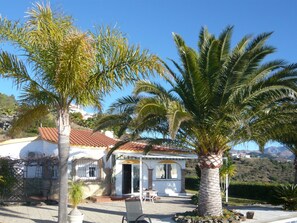 Exterior - Casa Palmeras in Sayalonga mit Gepflegtem Garten by Interhome (Sayalonga)