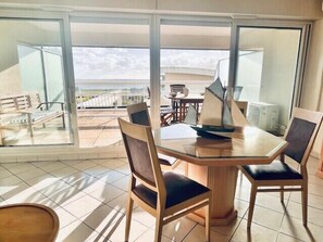 Dining - Apartment with sea and garden view in La Rochelle (La Rochelle)
