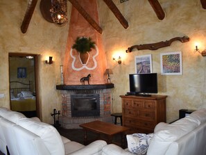 TV, fireplace - Finca Durillo mit Terrasse und toller Aussicht by Interhome (Competa)