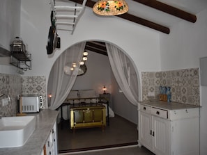 Fridge, microwave, oven, cookware/dishes/utensils - Finca Martina mit Pool in Cómpeta by Interhome (Competa)