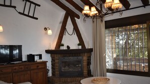 TV, fireplace - Finca Angarilla mit privatem Pool by Interhome (Competa)