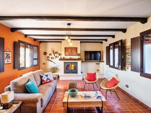 Fireplace - in Almodóvar Del Río mit Privatem Pool und Panoramablick by Interhome (Córdoba/Almodóvar del Río)
